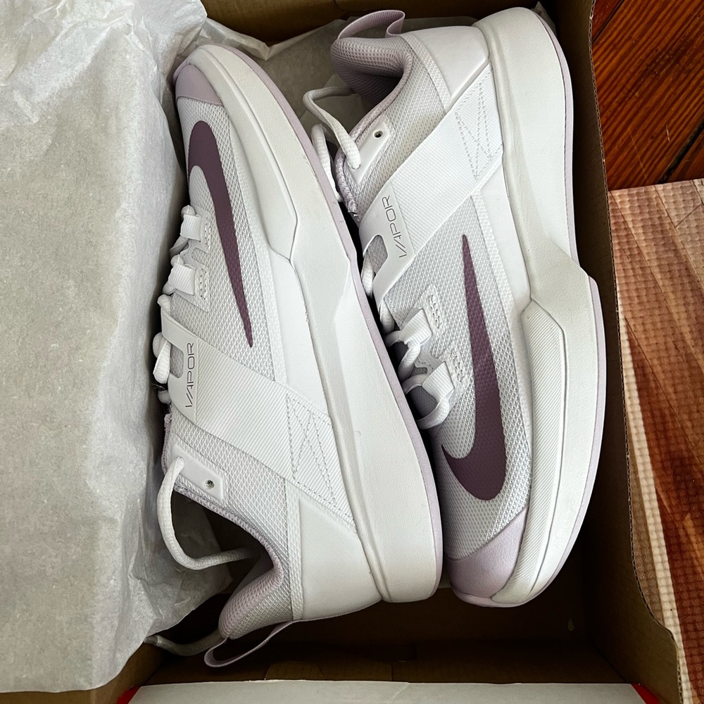 Brand new Nike tennis shoes